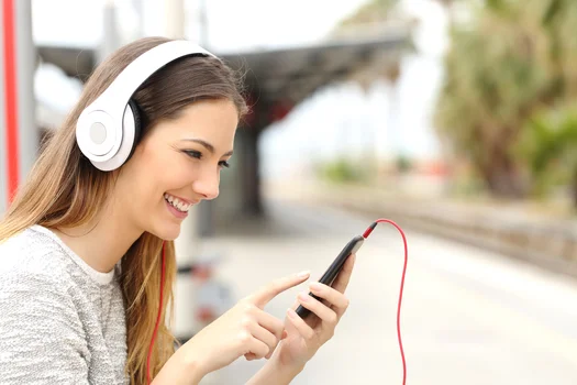 Aplicativos para escutar músicas católicas grátis